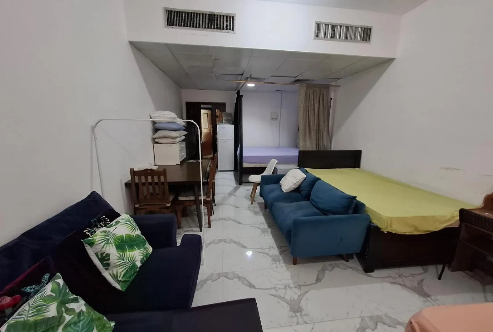 Проживание в семье 4 Beds In A Room For Group Абу-Даби
