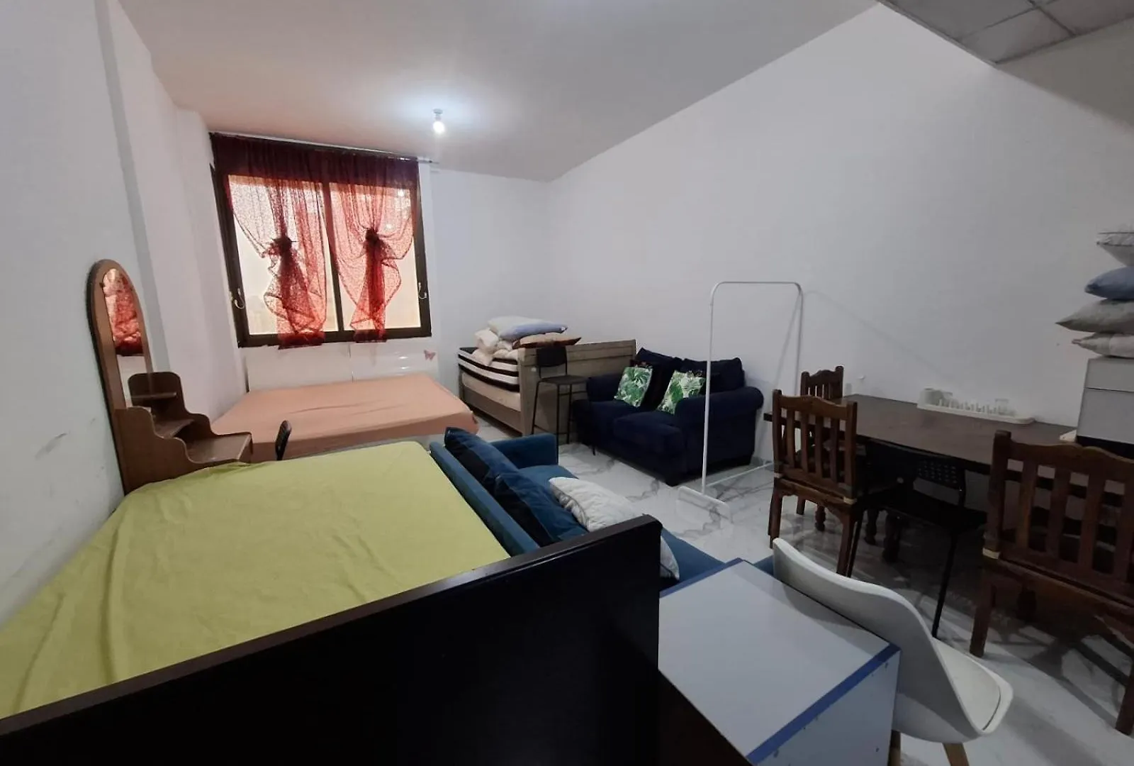 4 Beds In A Room For Group Абу-Даби 0*,